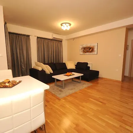 Exclusive Apartment *